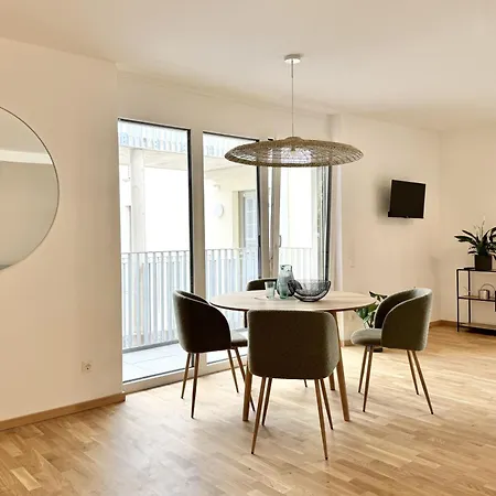 Modernes Apartment Beim Domplatz * ווינר נוישטאדט