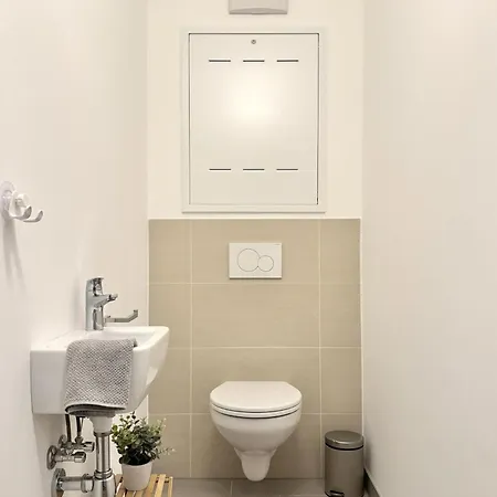 Modernes Apartment Beim Domplatz ווינר נוישטאדט