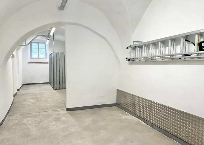 Modernes Beim Domplatz